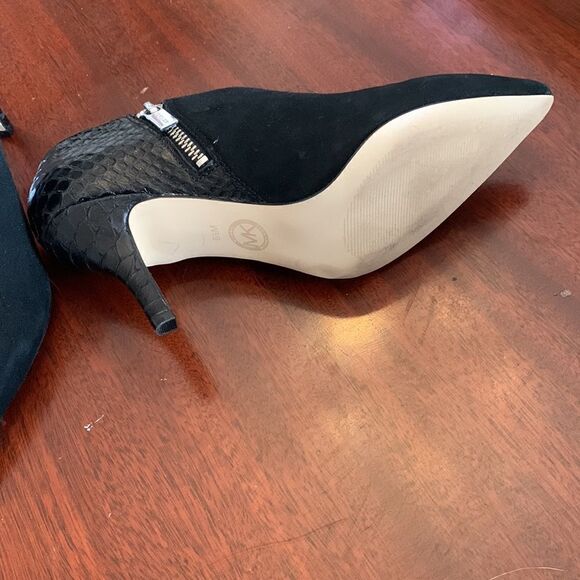 Michael Michael Kors Clara black suede 3” heel bootie Size 6 1/2 - Picture 8 of 9